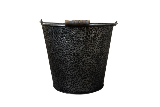 Bucket Jannik lead D30 H26