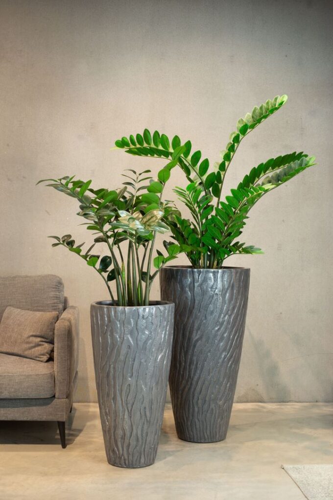 Talon floor vase, Ø 48 cm, height 90 cm, aluminum